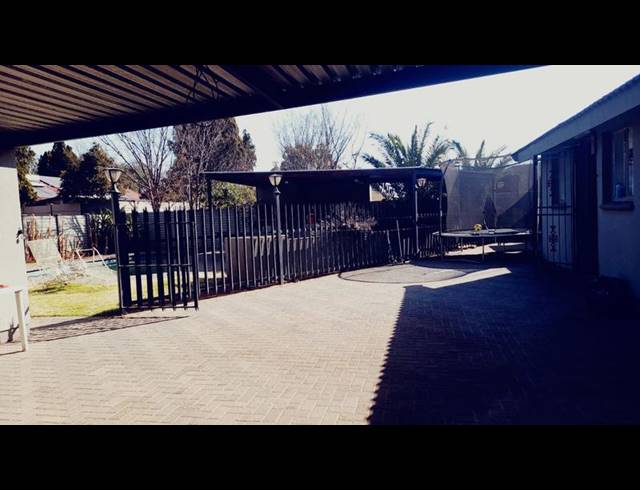 3 BEDROOM HOUSE FOR SALE IN VANDERBIJLPARK SE 6